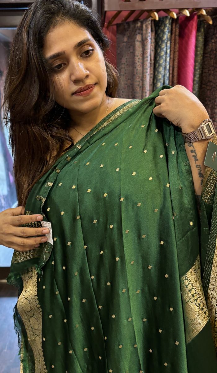 SEMI CREPE SAREE YGU 16072471