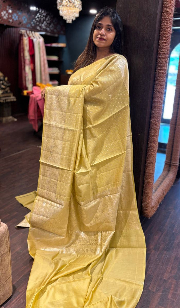KORA CHINIYA SILK SAREE 090425101