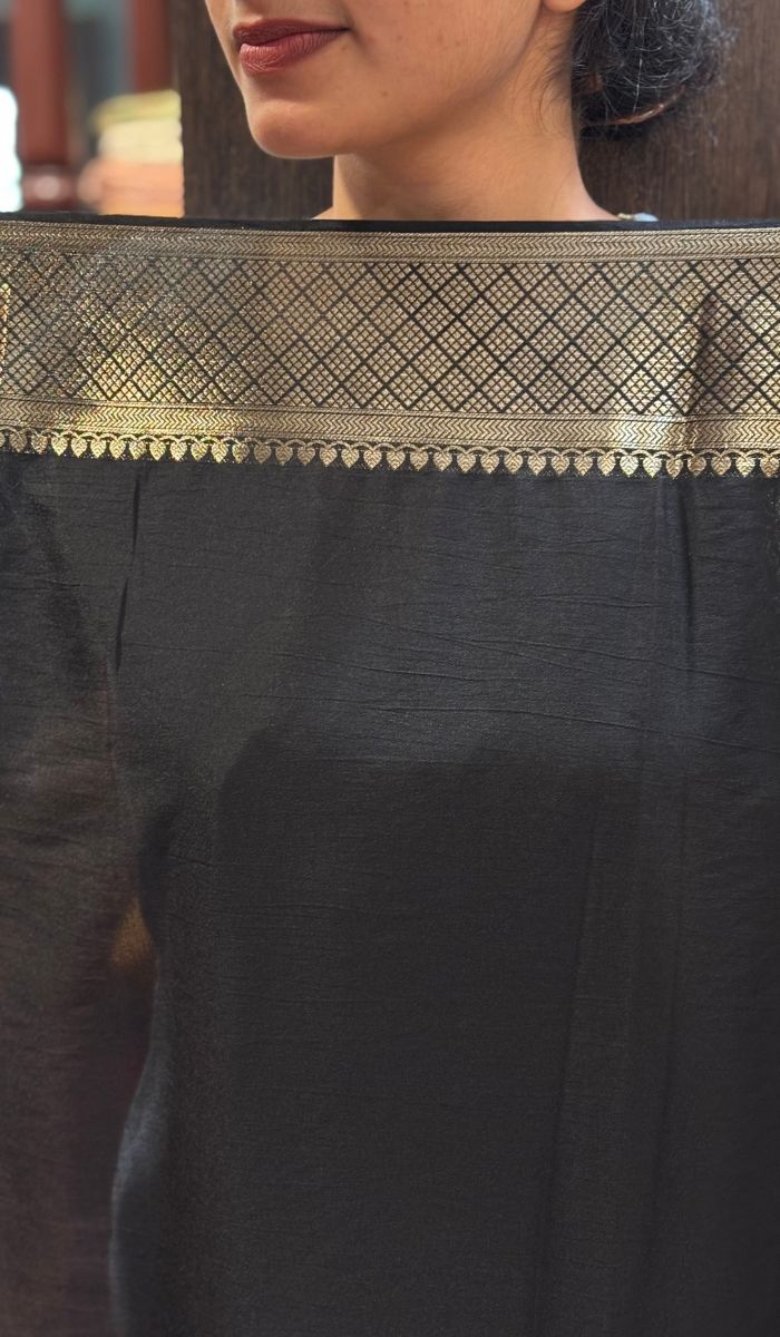 SEMI CREPE SAREE 16072572
