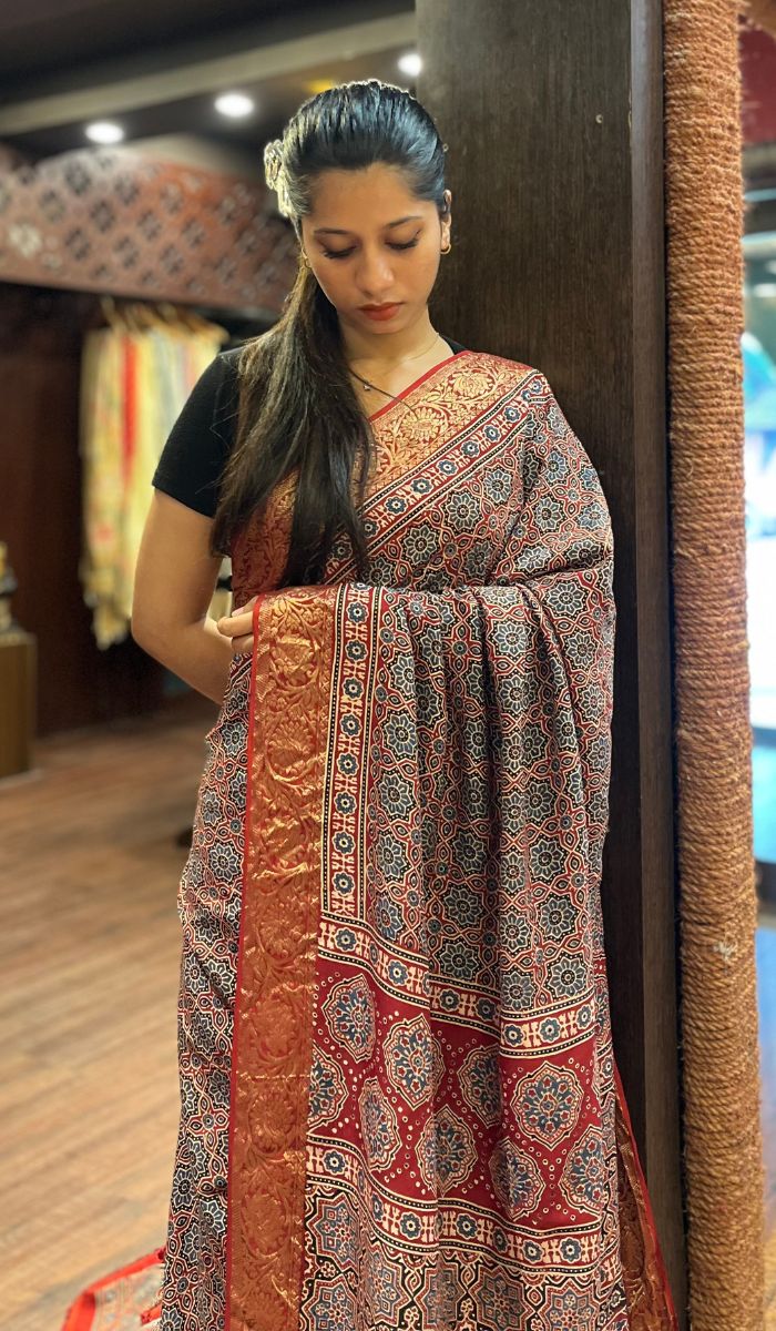 DOLA SAREE 20102535
