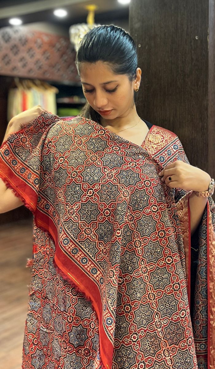 DOLA SAREE 20102535