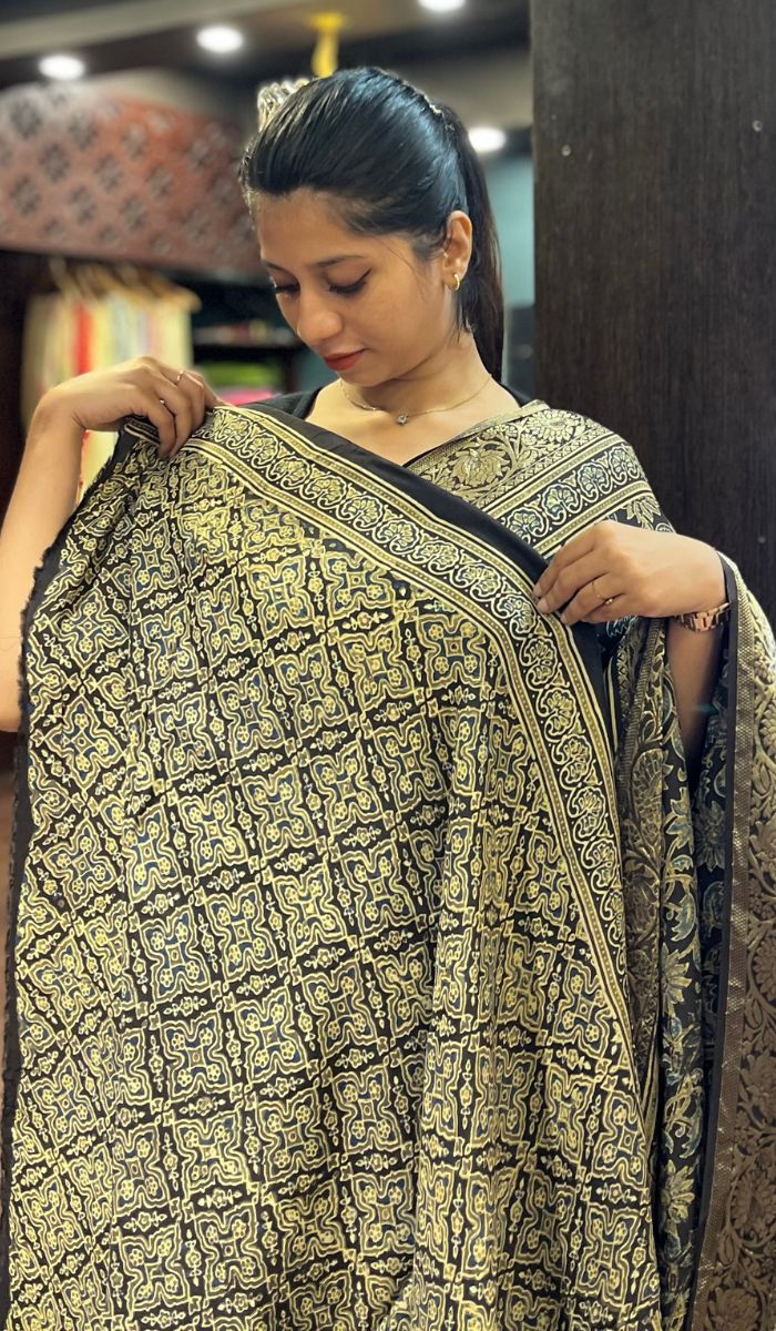 DOLA SAREE 20102528