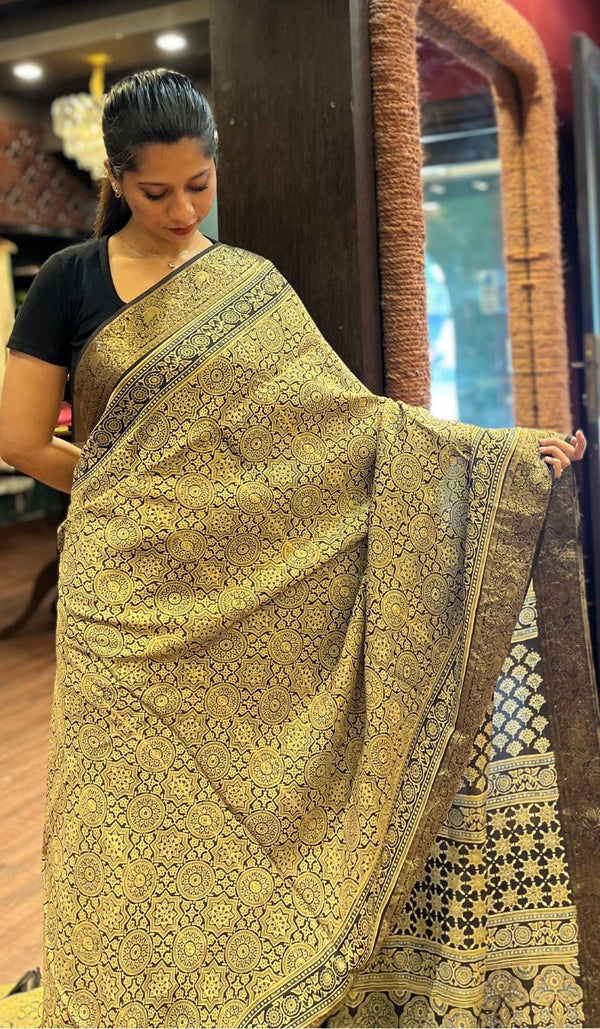 DOLA SAREE 20102529