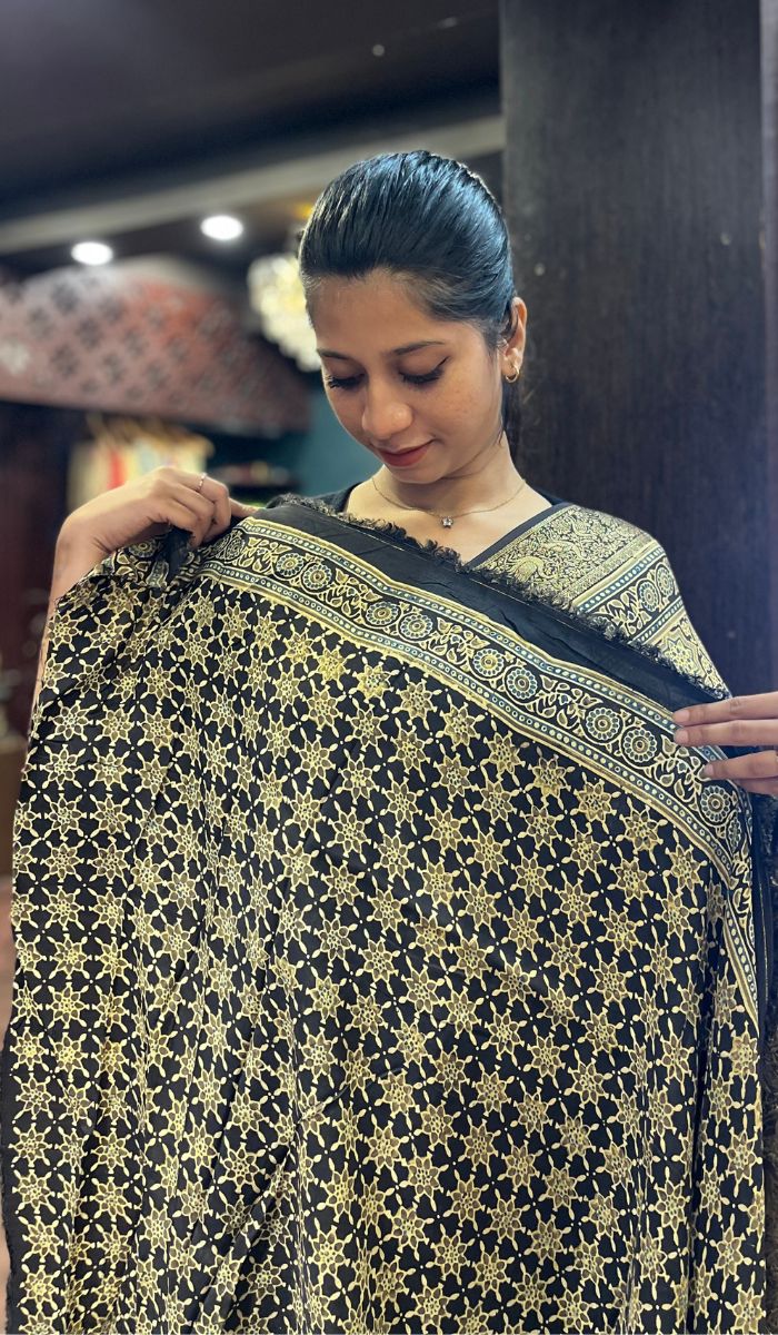 DOLA SAREE 20102529