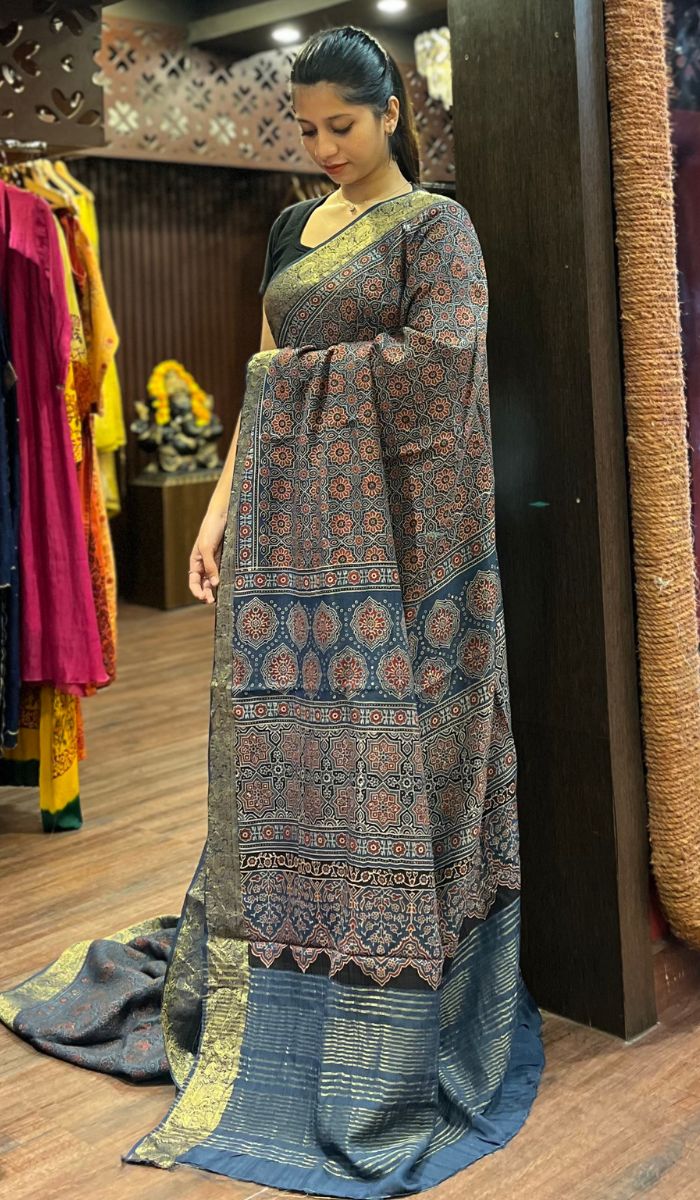 DOLA SAREE 20102526
