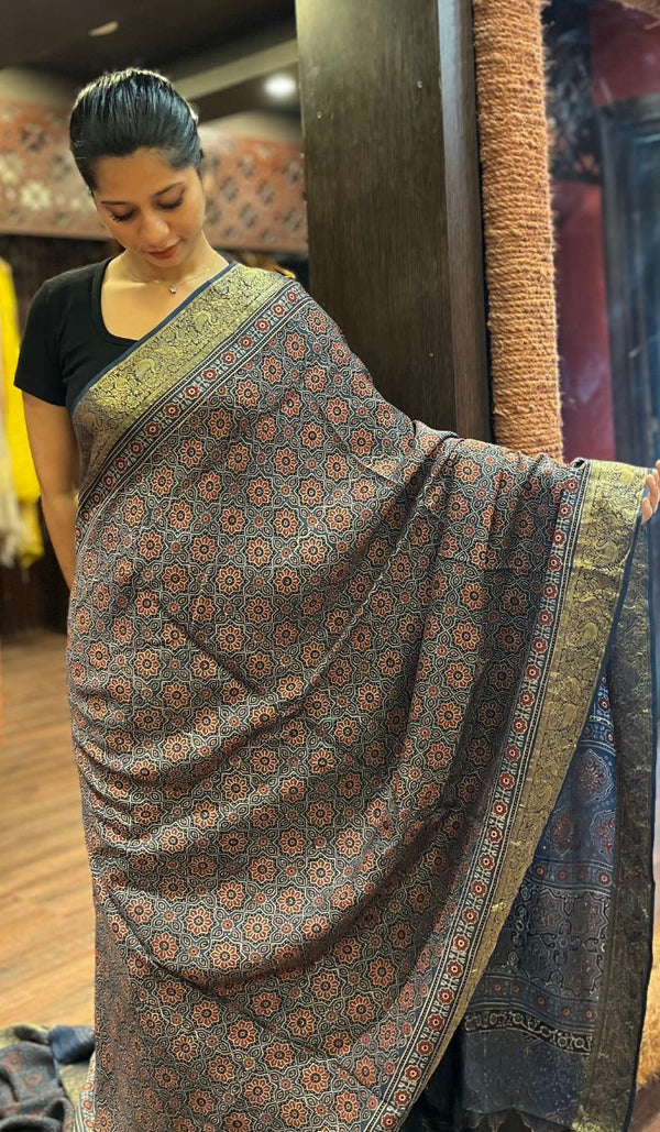 DOLA SAREE 20102526